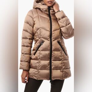 NWT Bernardo Metallica Hooded Walker Coat, Size M, Gold